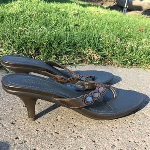 Kenneth Cole reaction bronze thong heels